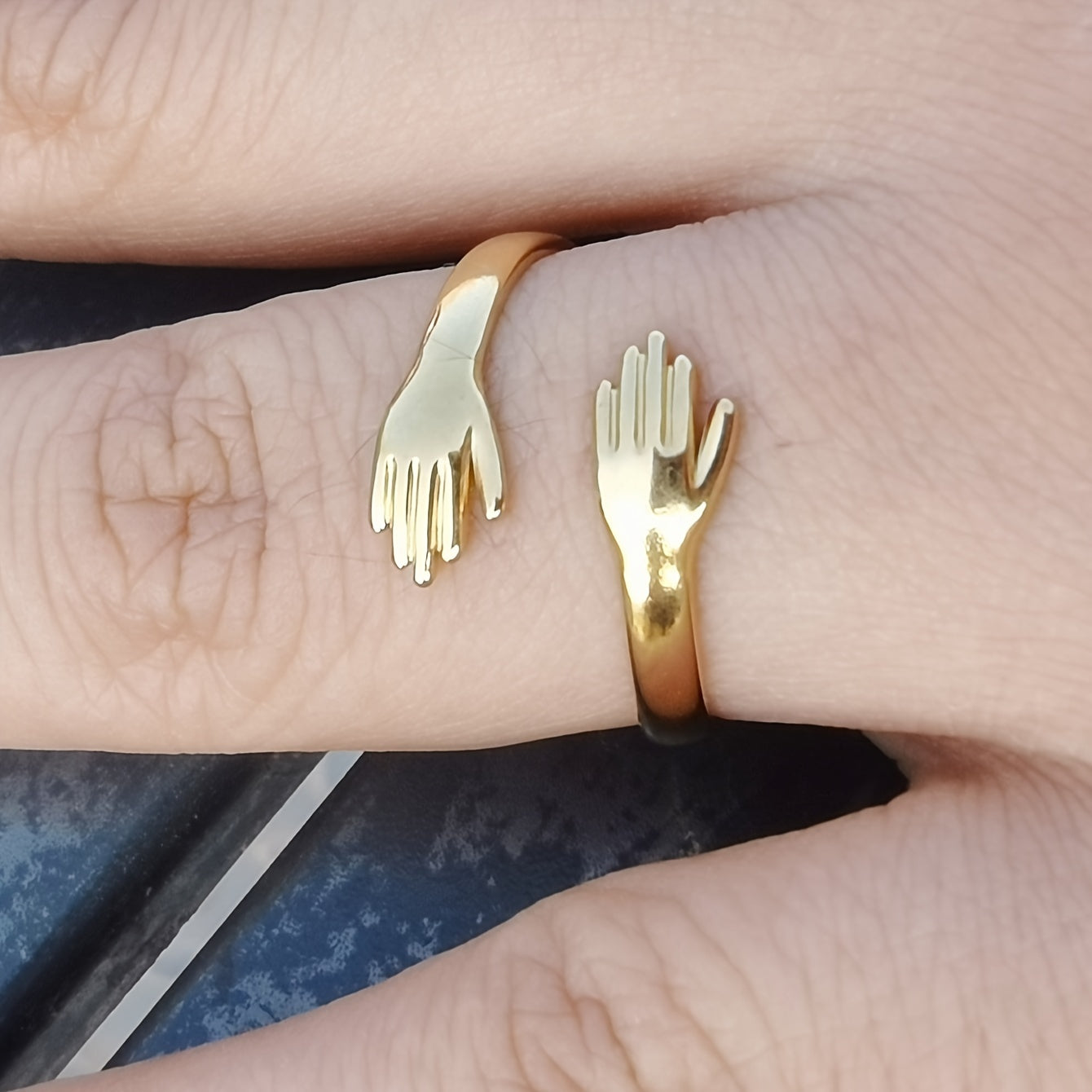 1+1 GRATIS | Umarmungsring – Ein Symbol der Liebe und Verbundenheit