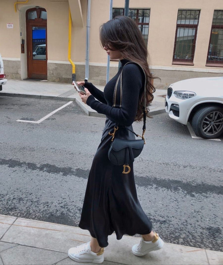 Lina Satin-Maxirock mit Glanz – Elegant & Luftig