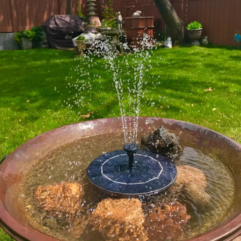 AquaLuma™ – Der solarbetriebene Gartenbrunnen