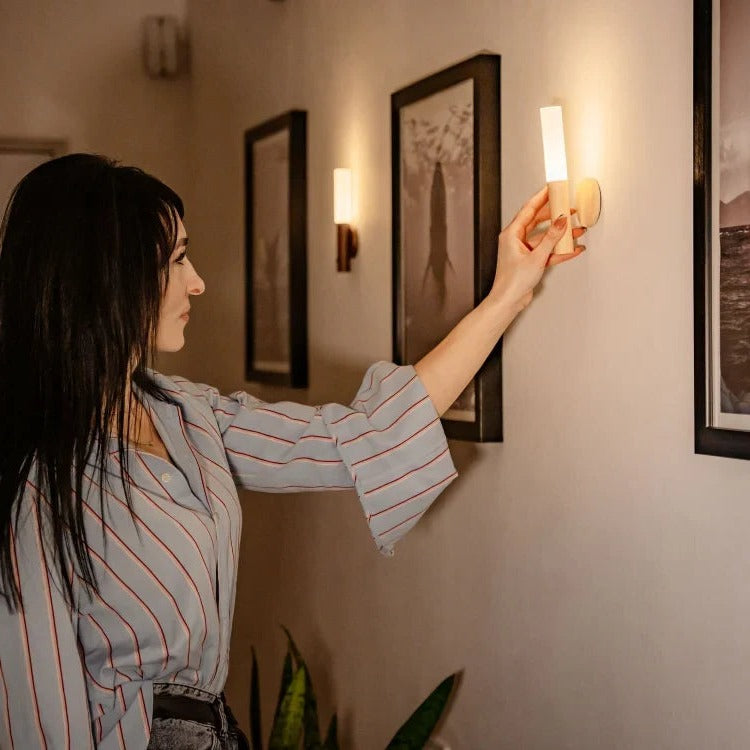 1+1 GRATIS | LumiHolz™ – Stilvolle Magnetische Kabellose Holzlampe für ein Elegantes Zuhause